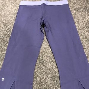 LULULEMON ATHLETICA CAPRI - size 8 -